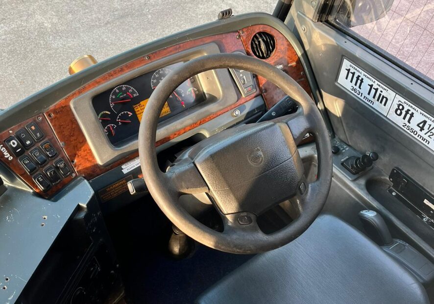 Photo of 2009 Volvo B12BT Plaxton Panther