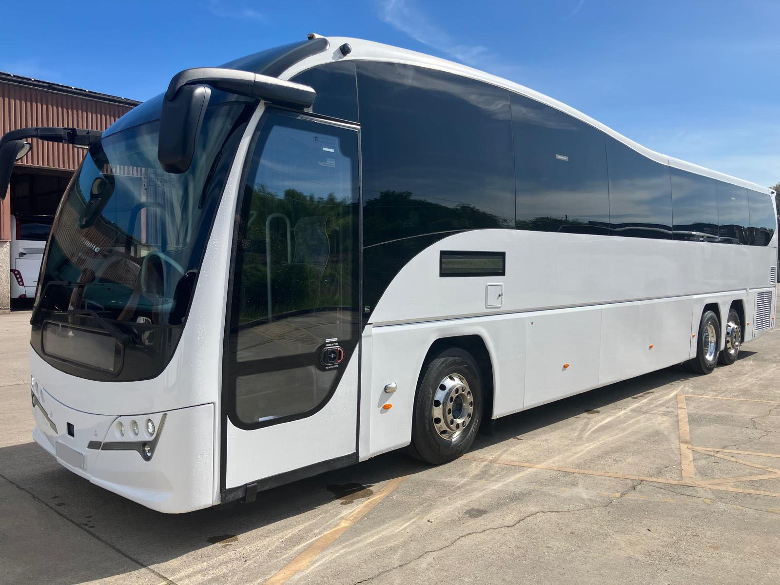 Photo of 2017 Volvo B11R Plaxton Elite